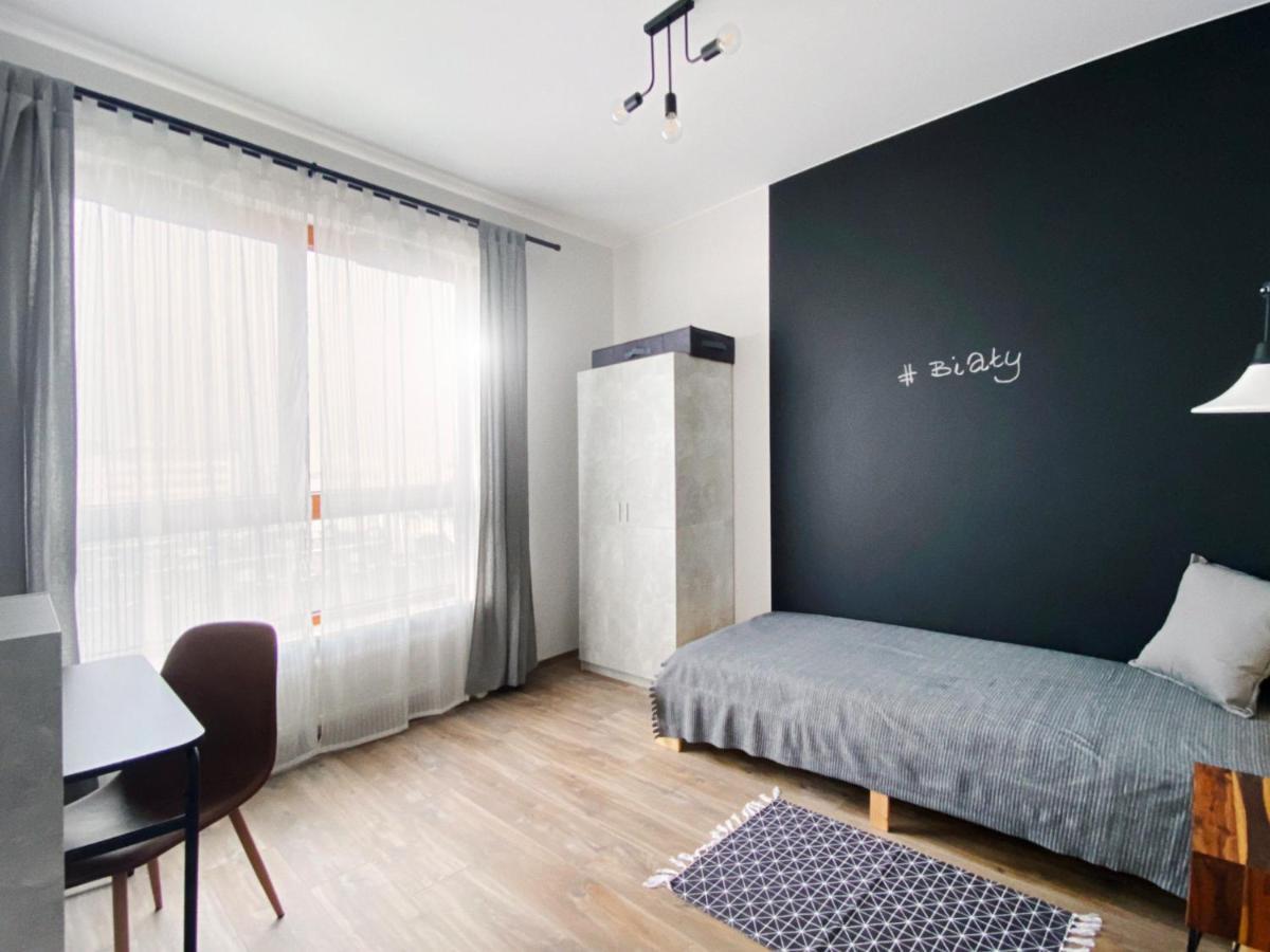 3 Kolory - Pokoje W Mieszkaniu Wspoldzielonym Varşovia Exterior foto