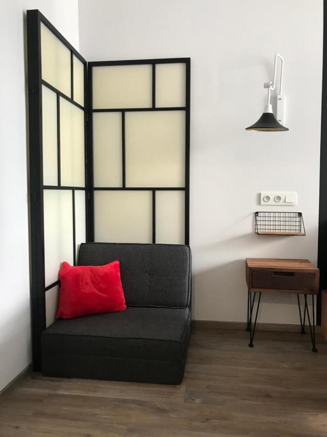 3 Kolory - Pokoje W Mieszkaniu Wspoldzielonym Varşovia Exterior foto